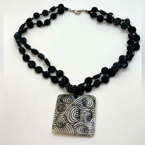 Vtg MOP Mother of Pearl Abalone Pendant Wood Bead Necklace 16” + 1.8”